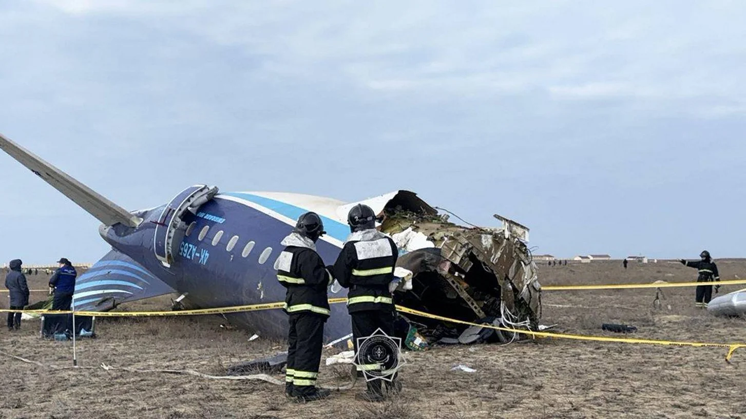 Avião da Embraer que caiu no Cazaquistão pode ter sido atingido por míssil
