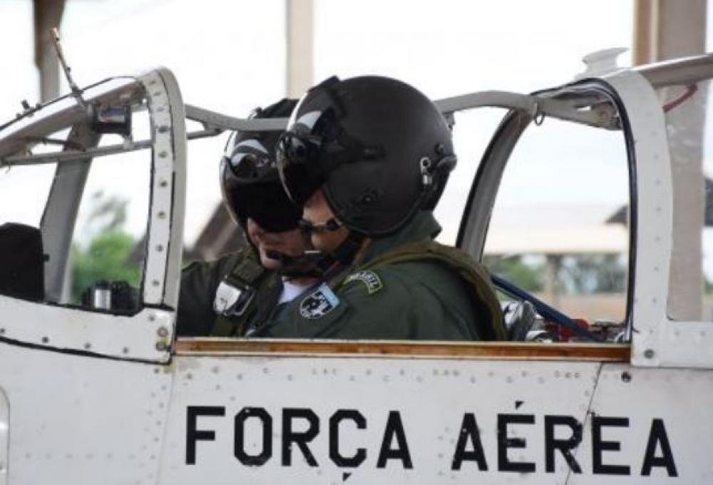 2025 – Instruções aéreas no T-25 são iniciadas na Academia da Força Aérea