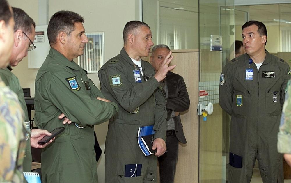 MUNDO GEO – DECEA realiza visita técnica ao Instituto de Cartografia Aeronáutica
