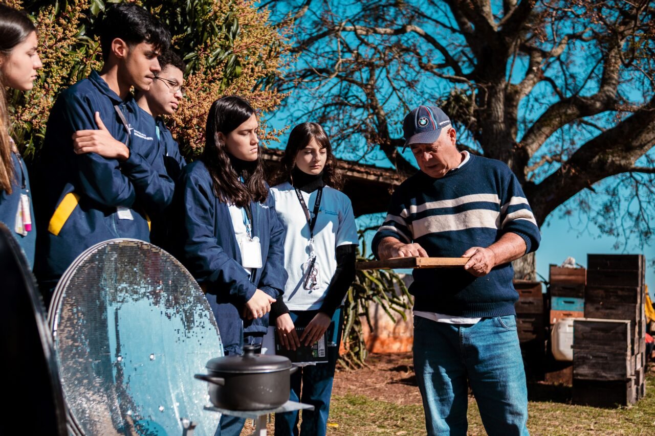 Colégios Embraer e Fundação Banco do Brasil equipam instituições comunitárias com Tecnologias Sociais
