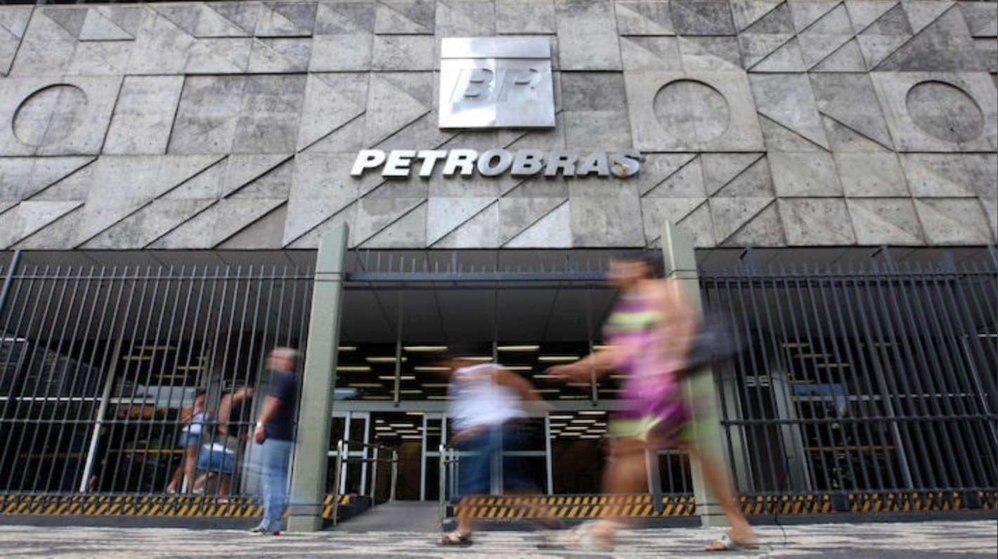 Petrobras reduz preço do querosene de aviação em 0,5% a partir de 1º de fevereiro